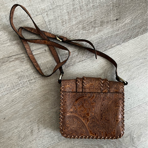 Vintage Guess crossbody purse - Picture 3 of 7